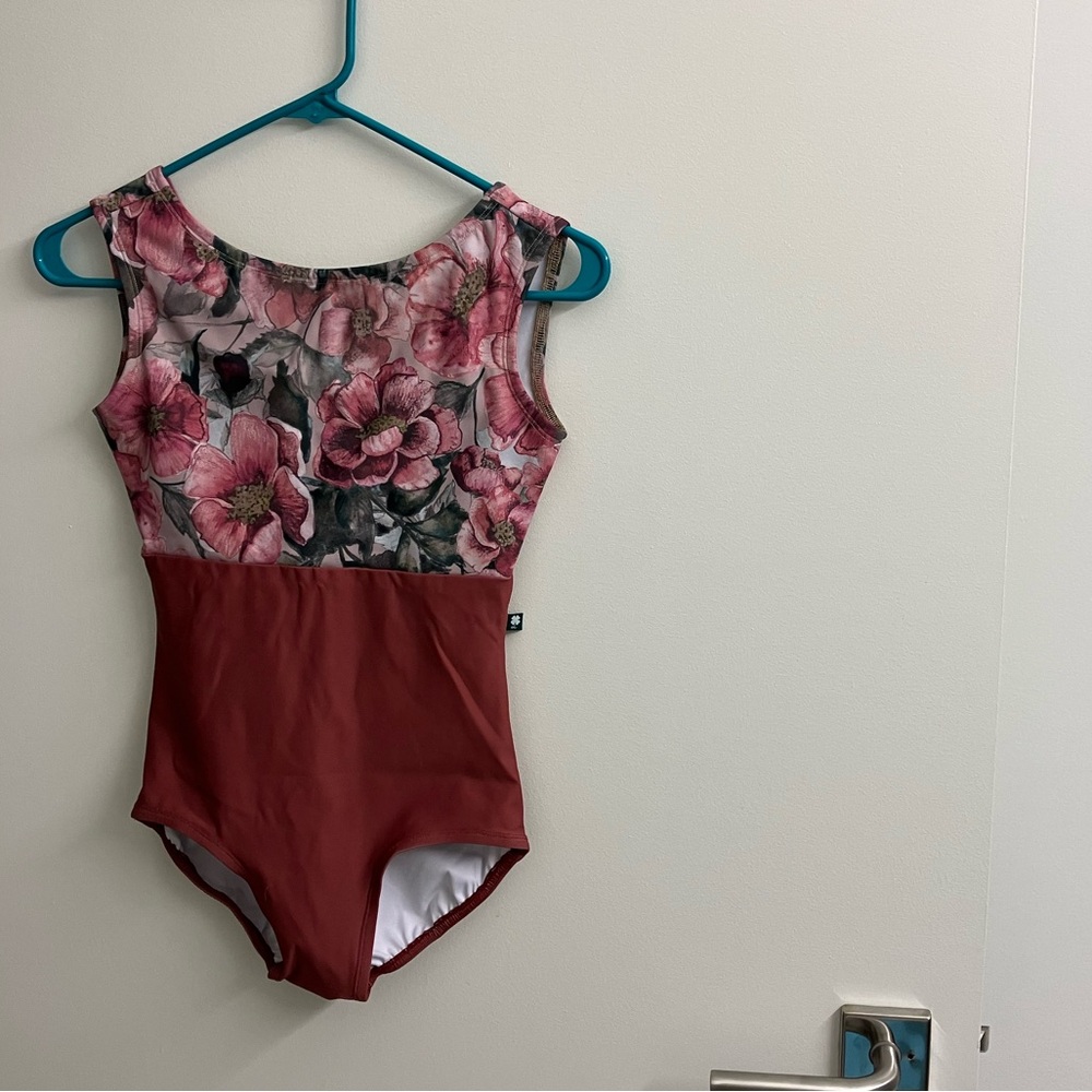 Luckyleo size m bust lining